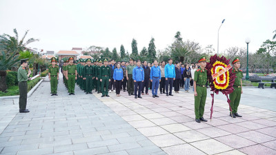 Hơn 300 đoàn viên, thanh niên tu tảo Nghĩa trang Liệt sĩ tỉnh