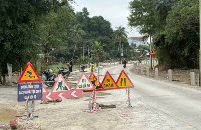 Gấp rút khắc phục vị trí ngập úng trên tuyến ĐT642